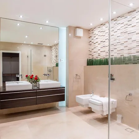Luxury Herastrau Nord- 240 Sqm - Spa, Pool & Gym Access Appartement
