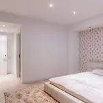 Luxury Herastrau Nord- 240 Sqm - Spa, Pool & Gym Access Apartmán *