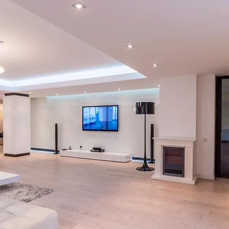 Luxury Herastrau Nord- 240 Sqm - Spa, Pool & Gym Access *