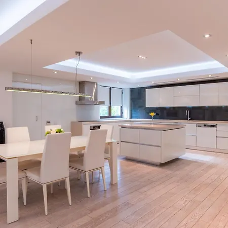 Luxury Herastrau Nord- 240 Sqm - Spa, Pool & Gym Access * Бухарест