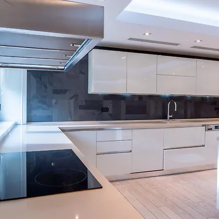 Luxury Herastrau Nord- 240 Sqm - Spa, Pool & Gym Access Apartment Bucharest