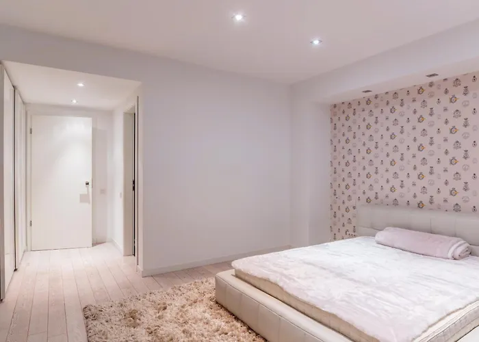 Luxury Herastrau Nord- 240 Sqm - Spa, Pool & Gym Access Apartmán *