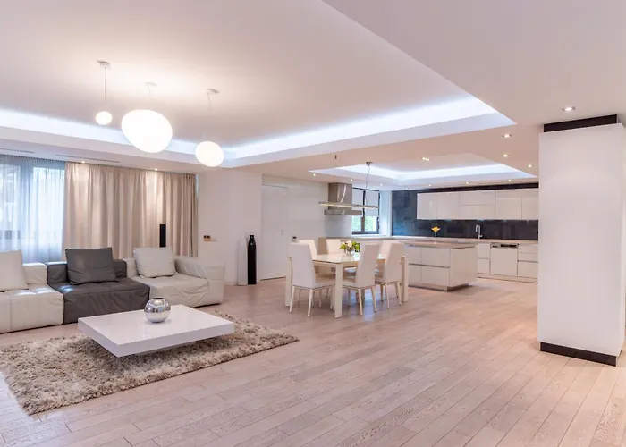 아파트 Luxury Herastrau Nord- 240 Sqm - Spa, Pool & Gym Access